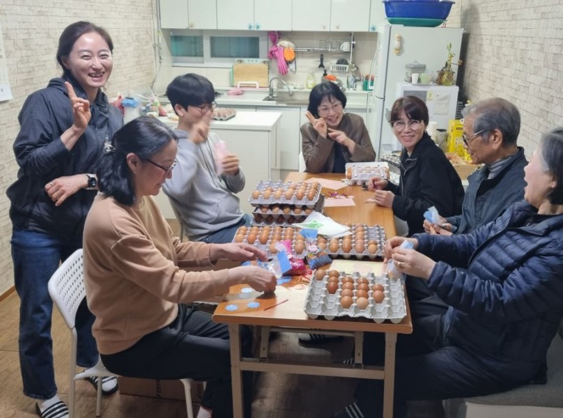 함께여서 즐거웠던 부활절 계란포장♡